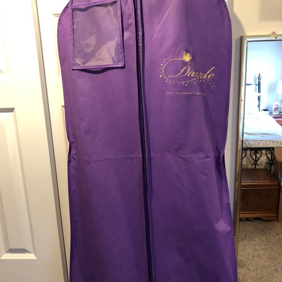 Gown - Picture 8 of 8